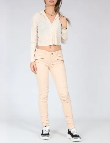 Blugi Bershka, crem Crem