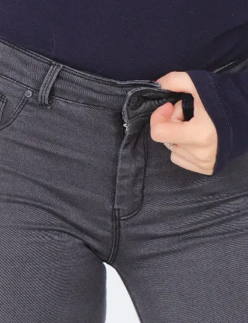 Blugi Bershka, gri Gri