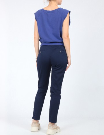 Vesta Bershka, albastru