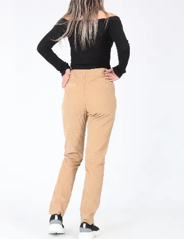 Pantaloni Bershka, maro Maro