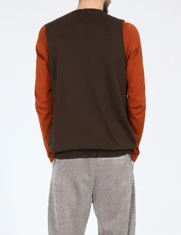 Vesta Zara, kaki Maro