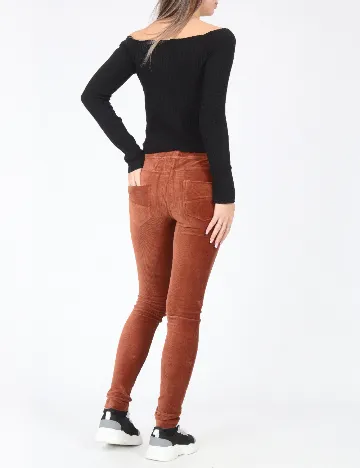 Pantaloni Bershka, maro Maro