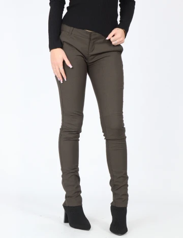 Pantaloni Bershka, verde Verde