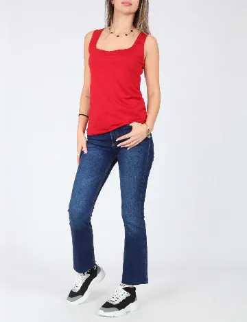 Maiou Zara, rosu Rosu