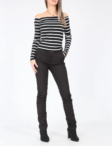 Pantaloni Bershka, negru Negru