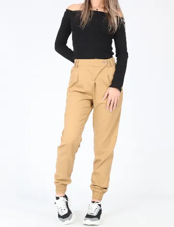 Pantaloni Bershka, maro Maro