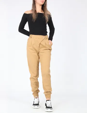 Pantaloni Bershka, maro Maro