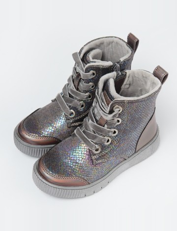 Ghete Cool Club, gri