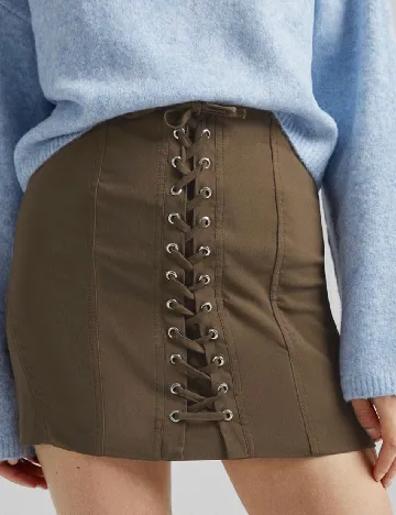 Fusta Bershka, maro Maro