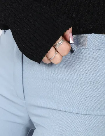 Pantaloni Bershka, albastru Albastru