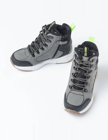 Ghete Cool Club, gri