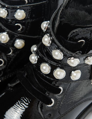 Ghete Cool Club, negru