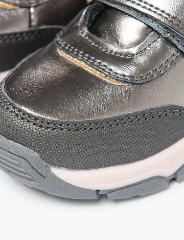 Ghete Disney, gri Gri