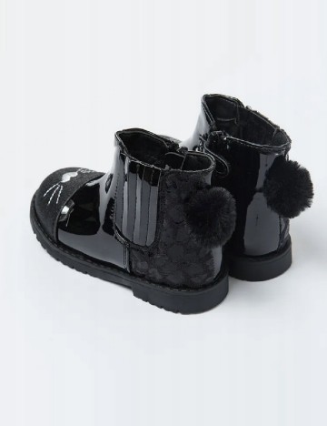 Ghete Cool Club, negru