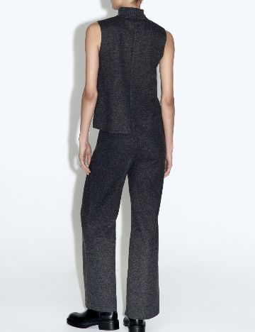 Vesta Zara, gri inchis