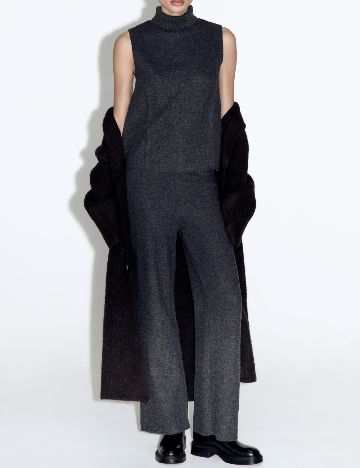 Vesta Zara, gri inchis