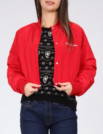 Jacheta Bershka, rosu