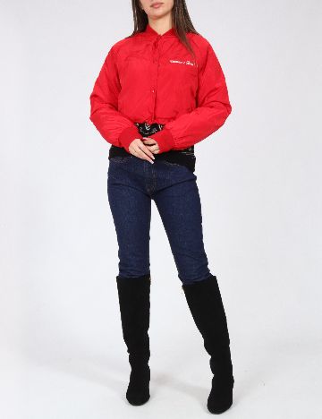 Jacheta Bershka, rosu