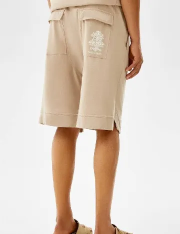 Pantaloni scurti Bershka, crem