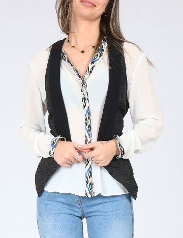 Vesta Zara, gri inchis