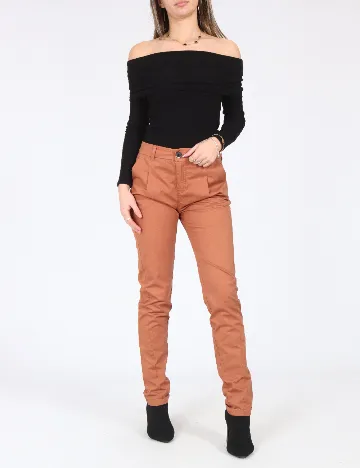 Pantaloni Bershka, maro Maro