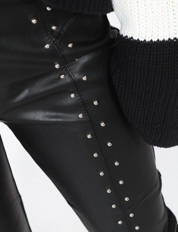 Pantaloni Bershka, negru