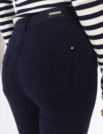 Blugi Bershka, bleumarin