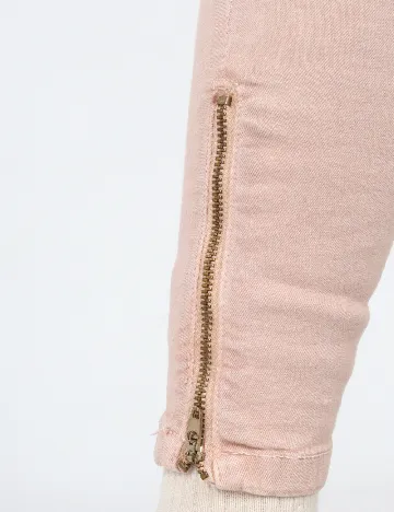 Blugi Bershka, roz Roz