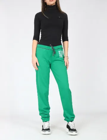 Pantaloni Bershka, verde Verde