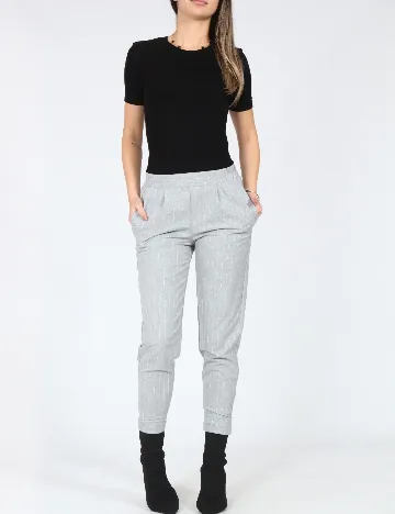 Pantaloni Bershka, gri Gri