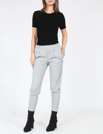 Pantaloni Bershka, gri Gri