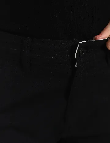 Pantaloni scurti Bershka, negru Negru