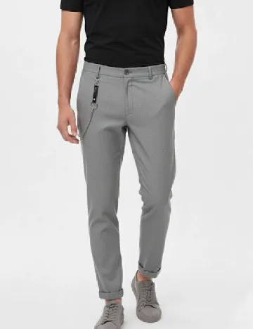 Pantaloni Bershka, gri