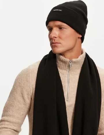 Set caciula si fular Calvin Klein Jeans, negru