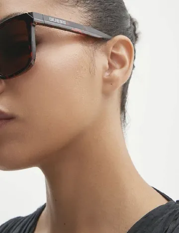 Ochelari de soare Guess, maro inchis