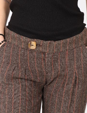 Pantaloni Bershka, maro