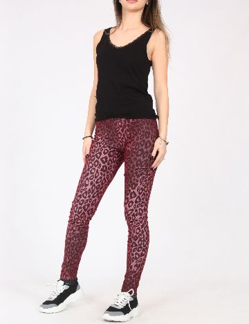 Colanti Bershka, rosu