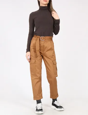Pantaloni Bershka, maro