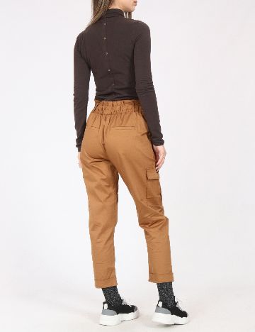 Pantaloni Bershka, maro
