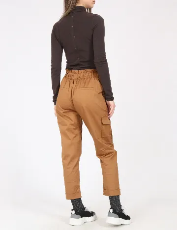 Pantaloni Bershka, maro