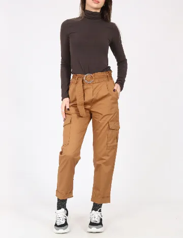 Pantaloni Bershka, maro