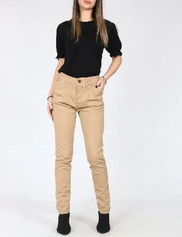 Pantaloni Bershka, maro