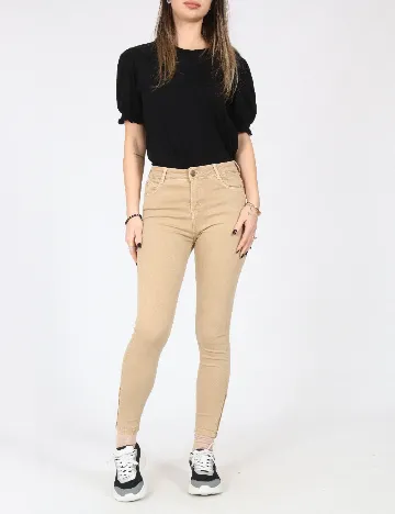 Pantaloni Bershka, maro