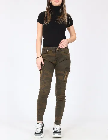 Blugi Bershka, army