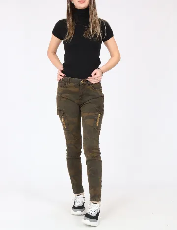 Blugi Bershka, army