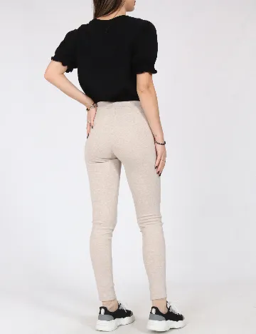 Pantaloni Bershka, crem