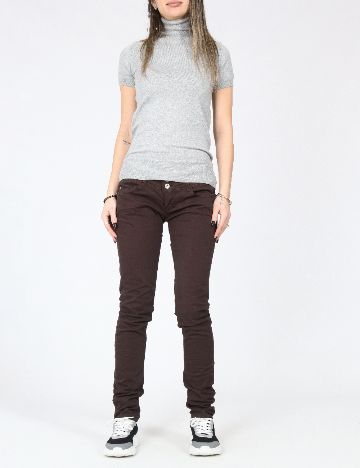 Pantaloni Bershka, maro