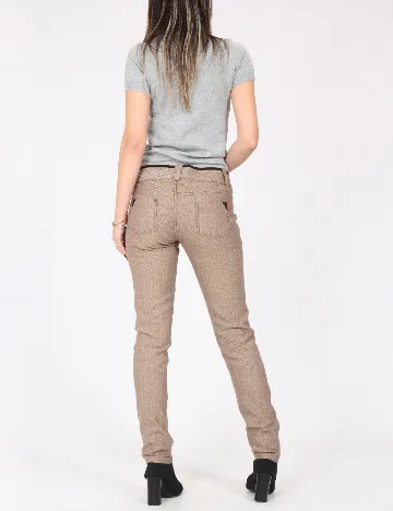 Pantaloni Bershka, maro