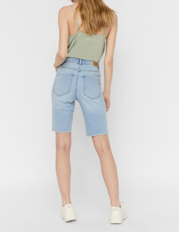 Pantaloni scurti Vero Moda, albastru denim