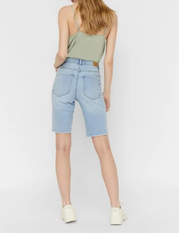 Pantaloni scurti Vero Moda, albastru denim